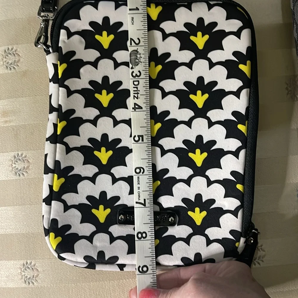 Vera Bradley Padded Small Tablet Holder Etc NWOT